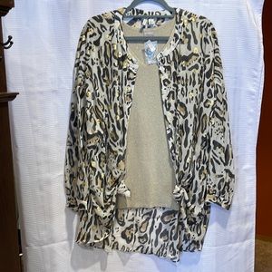NWT Animal Print Sheer Top!🐆🌟